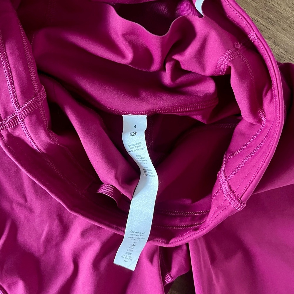 Lululemon‎ Base Pace High-Rise Short 8" in Wild Berry Women’s Size 4 EUC - Picture 7 of 9